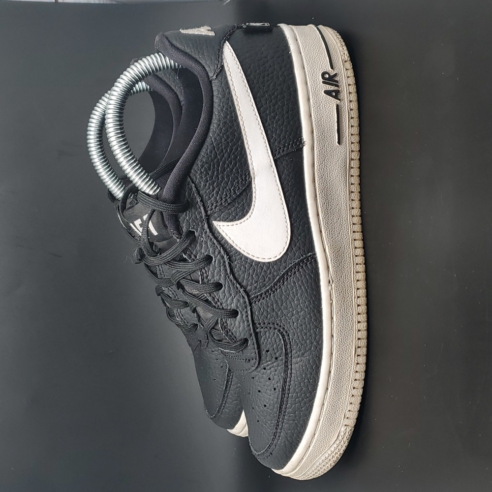 Nike Air Force 1 | Rare Lv8 NBA 820438-015